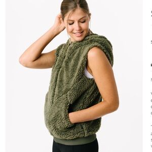 Zyia Olive Hooded Teddy Vest. XS.